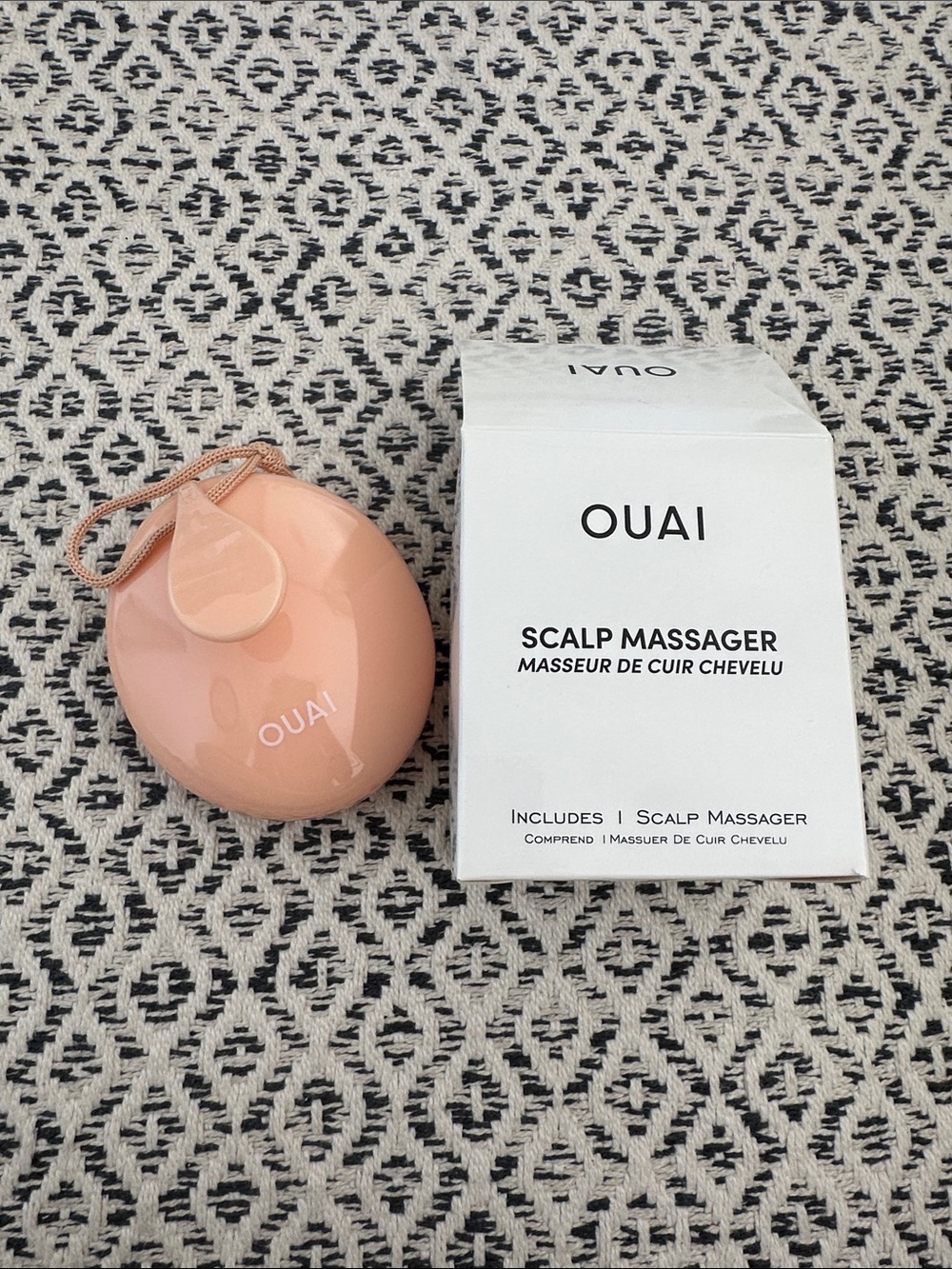 OUAI Peach Handheld Scalp Massager with Wrist Loop